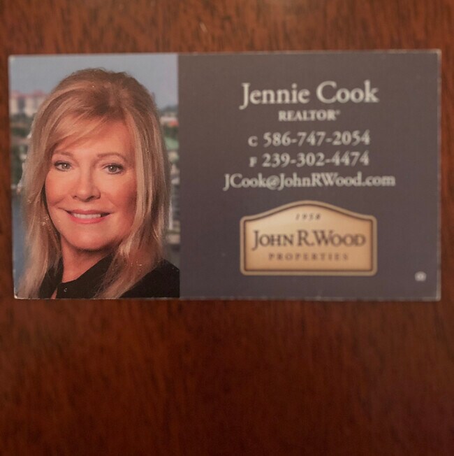 Agent Photo