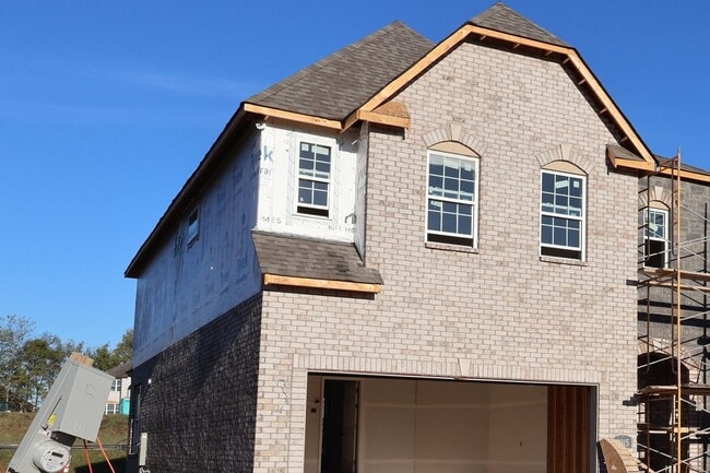 2915 Sky Crossing Dr, Beavercreek, OH 45434 - photo 2