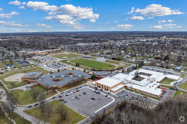 Davison Middle School serves students in 7th and 8th grade.