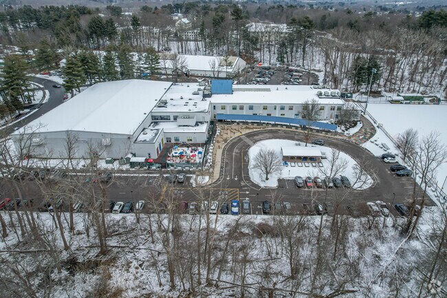 Solomon Schechter serves 446 students in Oak Hill.