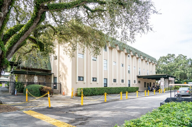 Sheridan Hills Christian School
main entrance