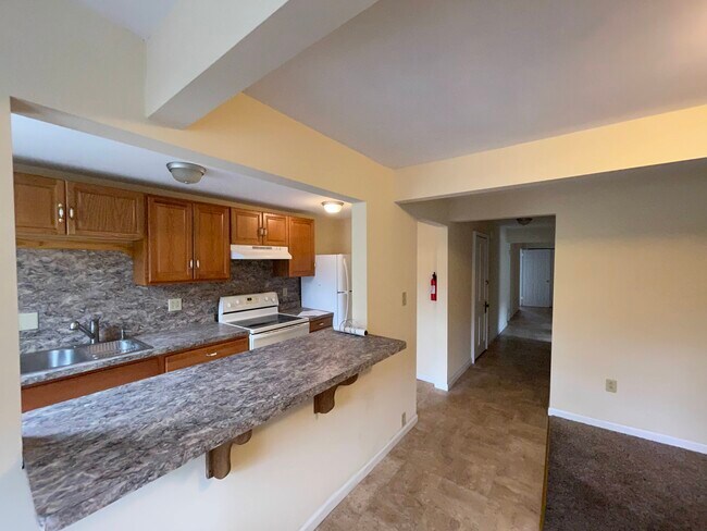 315 Laurel Blvd unit 2, Pottsville, PA 17901 - photo 5