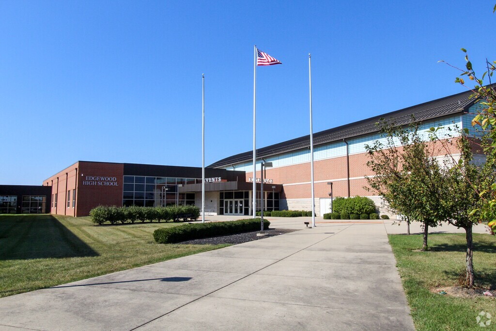 Edgewood High School, Rankings & Reviews - Homes.com