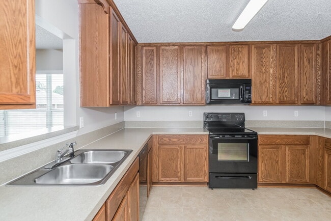 1919 Raising Hill Dr, Jacksonville, FL 32210 - photo 7