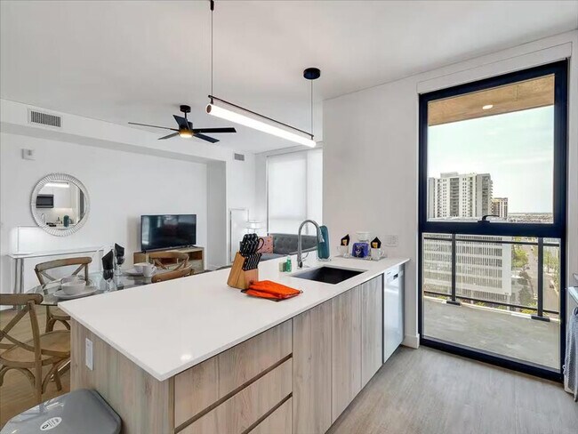 817 N 6th St unit ID1047109P, Phoenix, AZ 85004 - photo 6