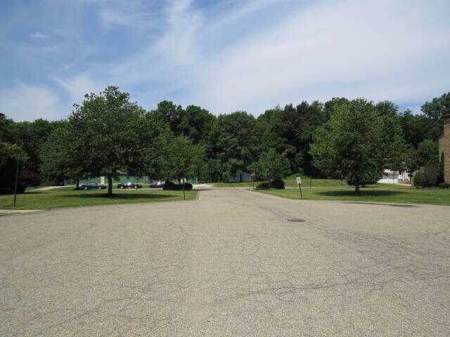 5240 Emil Ave SW unit 105, Navarre, OH 44662 - photo 2