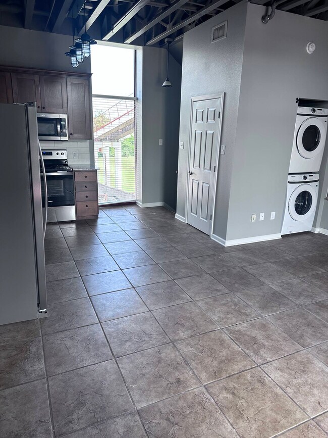 320-330 Griffith St, Conway, AR 72034 - photo 2