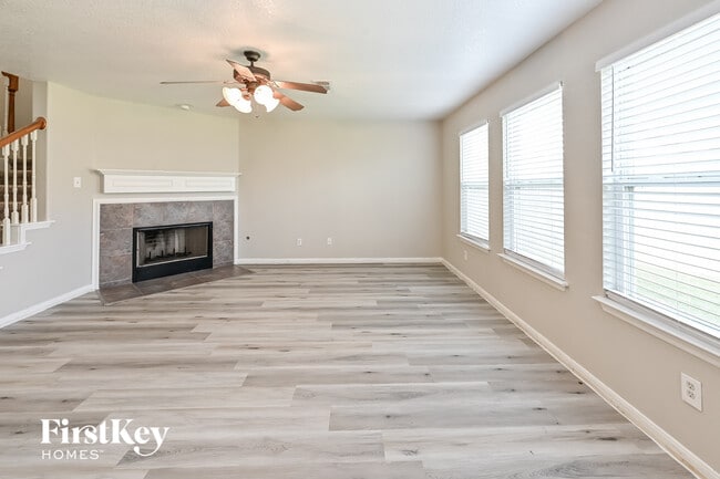 25106 Twister Tr, Spring, TX 77373 - photo 4