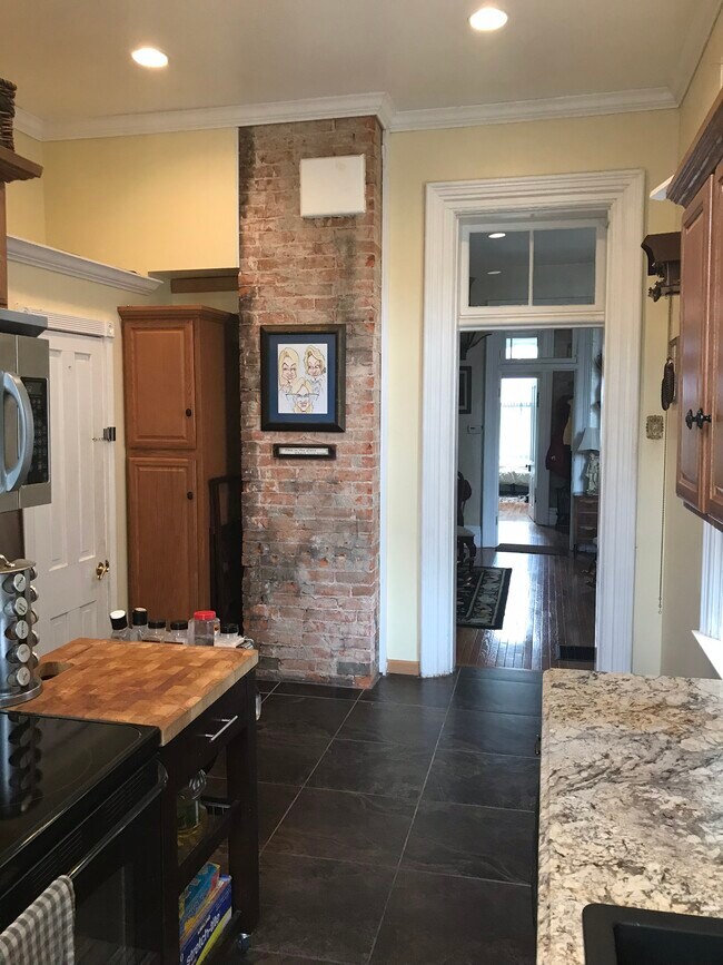 1033 Russell St unit Flr 1, Covington, KY 41011 - photo 6