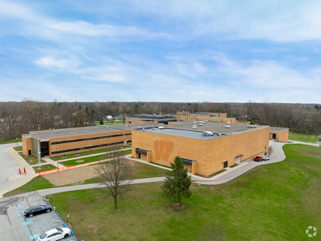 Wabash Middle School has a student-teacher ratio of 14 to 1.