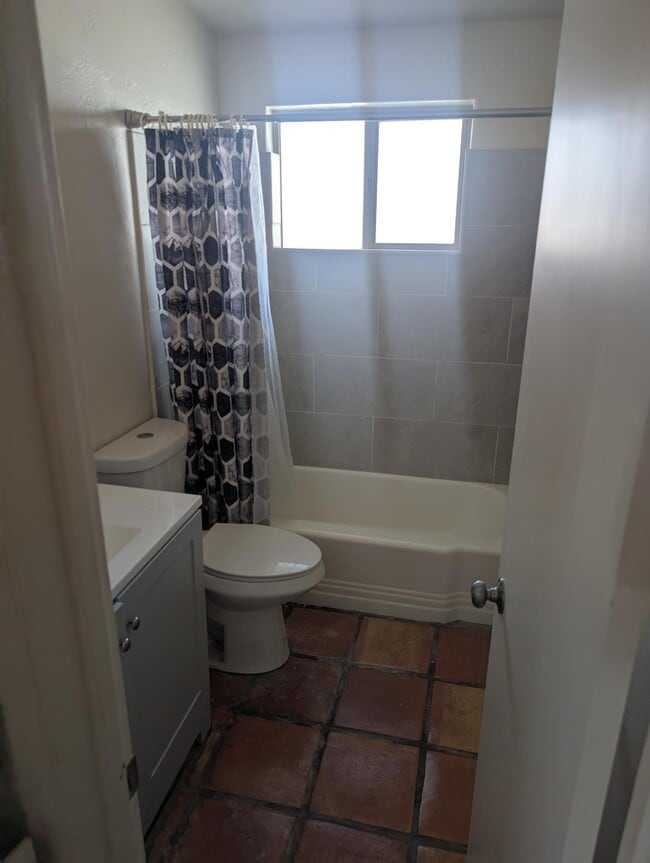 2231 E Grant Rd, Tucson, AZ 85719 - photo 7