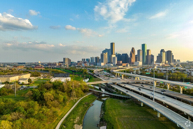 Downtown Houston is a bustling business hub that is full of fun attractions.