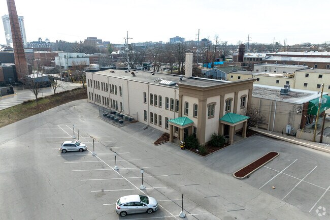 Montessori High School in Lexington, Kentucky serves 12 students in grades 9-12.
