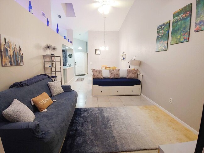 3832 SW 30th Terrace unit ID1359098P, Gainesville, FL 32608 - photo 2