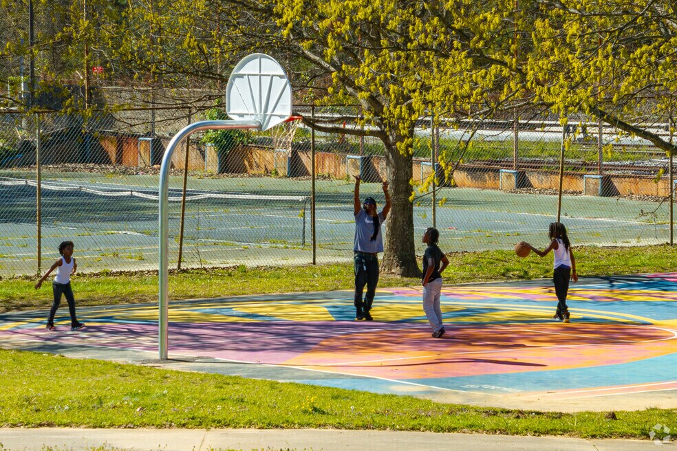 NH_HunterHills_501042_P2_v2_GM_051424