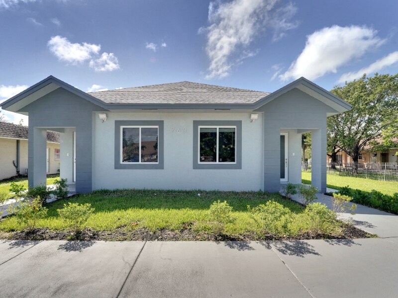 760 SW 10th St unit A, Pompano Beach, FL 33060 - photo 1