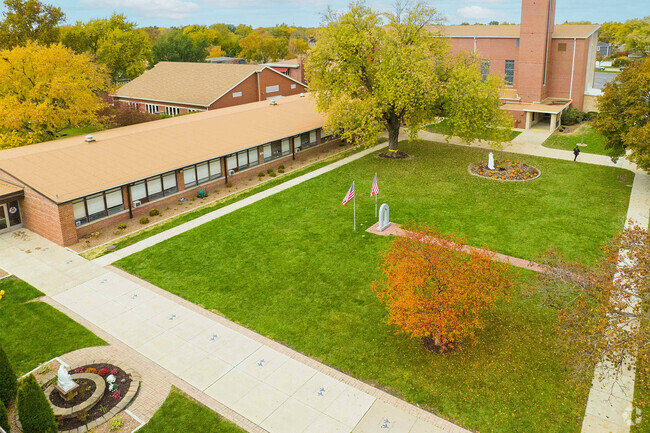 Your kids will enjoy learning in the inspiring atmosphere of St Linus Elementary School.