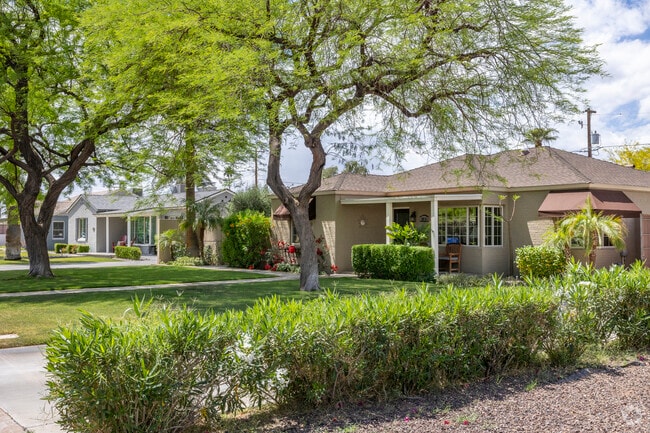 Ranch homes in North Encanto can include mature landscaping.