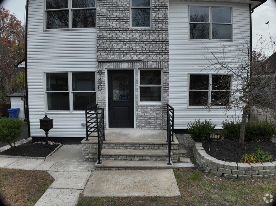940 Grove Ave, Laurence Harbor, NJ 08879 - photo 2