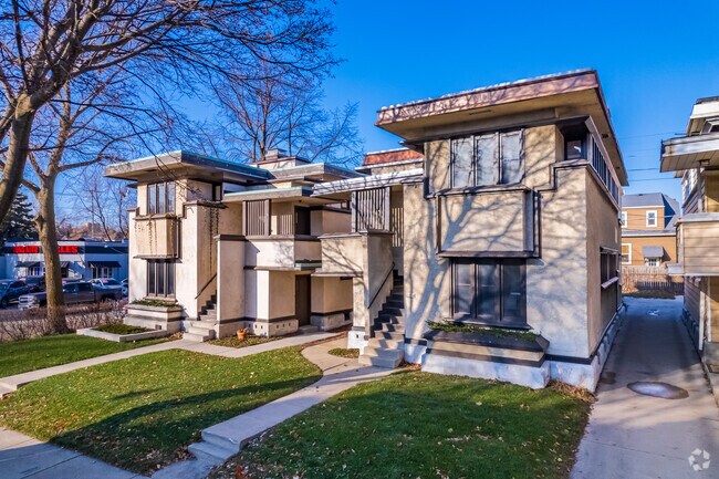 Frank Lloyd Wright built a block of beautiful homes now on display in Burnham Park.