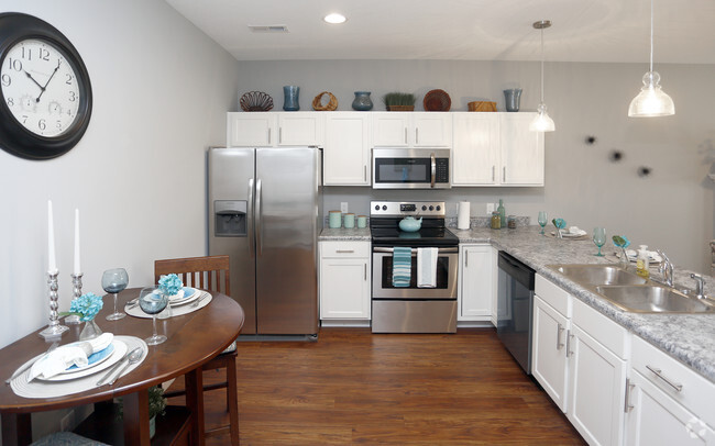 Kitchen/2BR, 1BA - 1240 SF