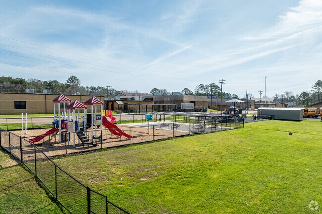 Puckett Elementary School has a student to teacher ratio of 15 to 1.