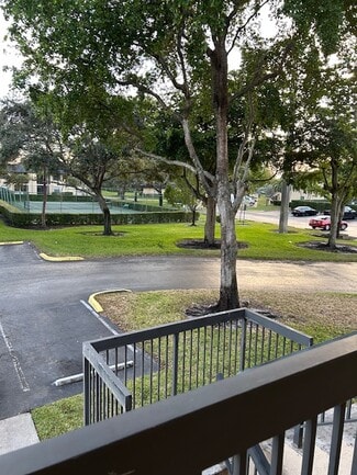 9173 NW 1st Ct Unit 202, Pembroke Pines, FL 33024