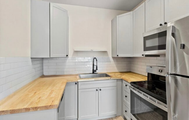 1528 Wilford Ave, Klamath Falls, OR 97601 - photo 4