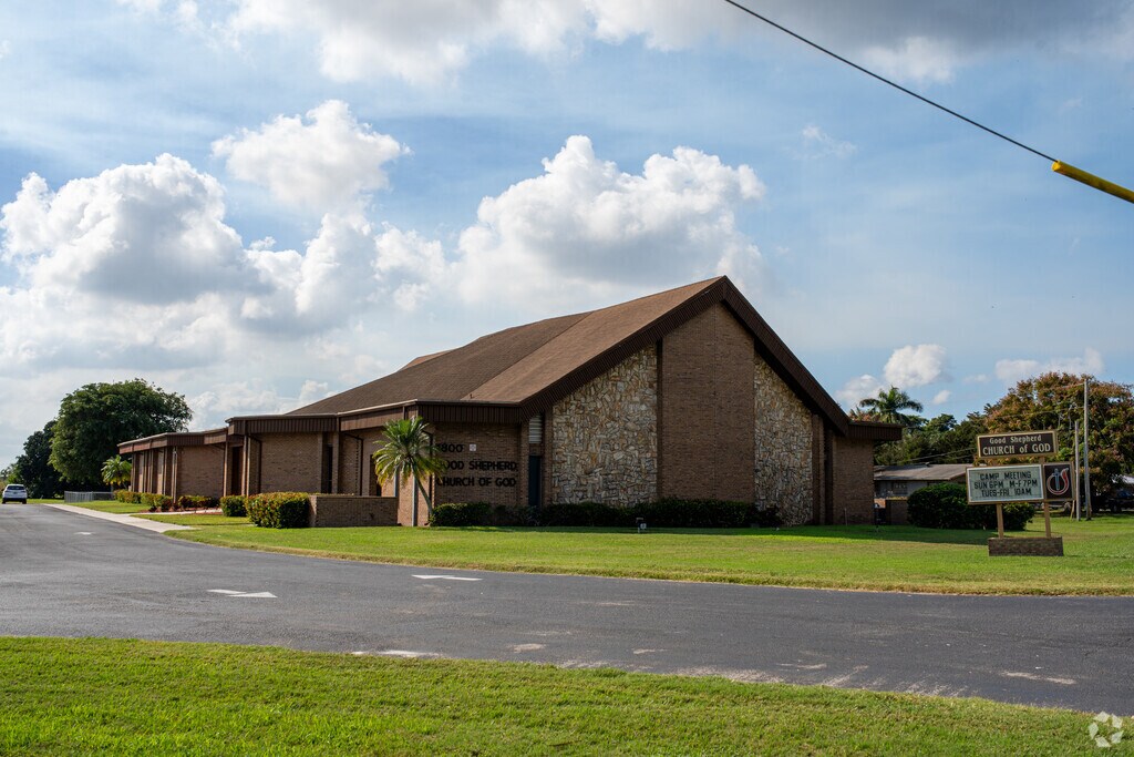 The Shepherd's School provides education in the neighborhood of 
Belle Glade.