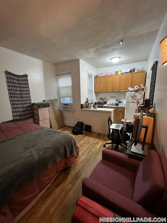 61 S Huntington Ave Unit 302, Boston, MA 02130
