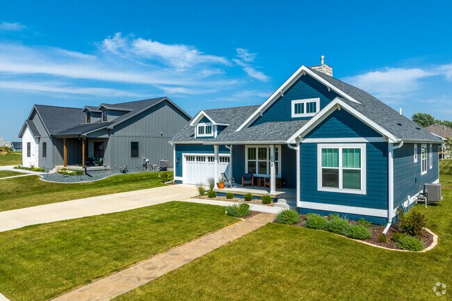 Brand new homes can be found on the outskirts of Cumming, Norwalk, and Indianola.