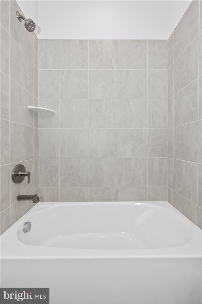 19822 Habitat Terrace, Montgomery Village, MD 20886 - photo 5