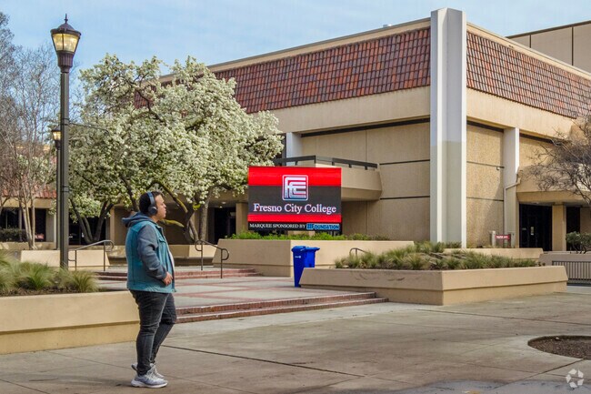 Fresno City College is conveniently located in the Maroa neighborhood.