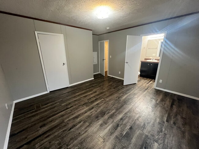 58 Locust St, Hopkinsville, KY 42240 - photo 3