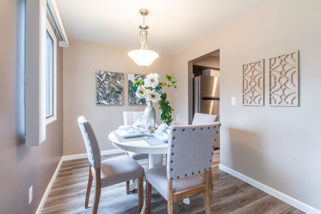 Bavarian Village on the Lake, Clarkston, MI 48348 - photo 2