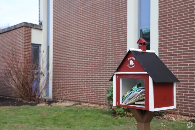 Hannah Elementary School is an above average, public school located in Beverly.