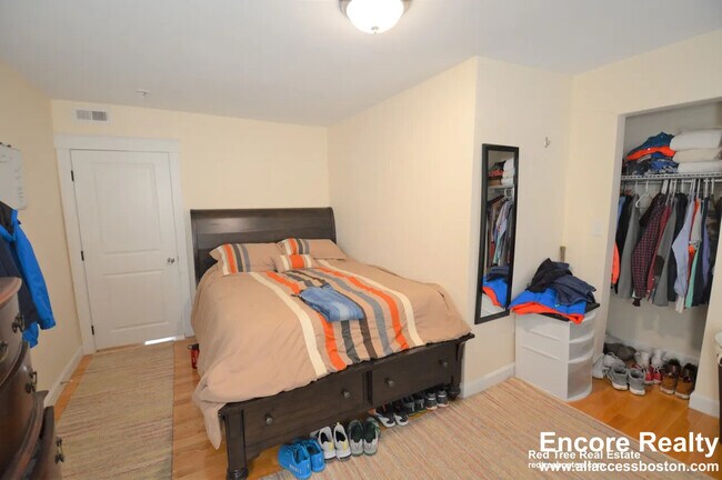 21-23 Weitz St unit 3, Boston, MA 02134 - photo 6