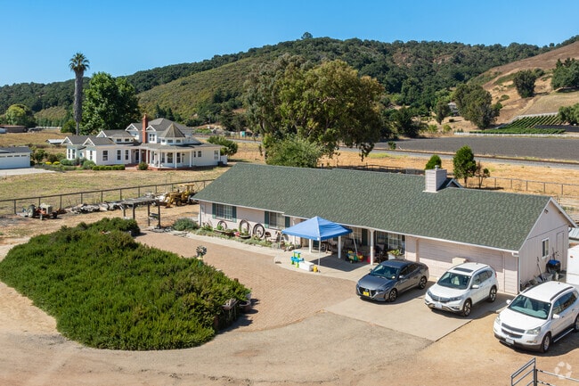 All of the homes in Edna are separated by large lots of farmland and vineyards.