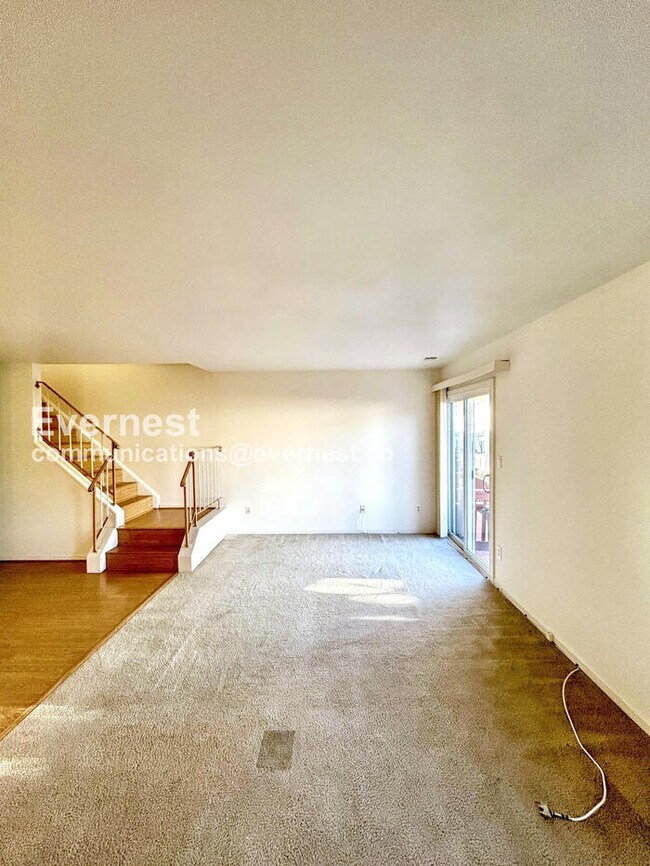 16321 Taconic Cir, Dumfries, VA 22025 - photo 2