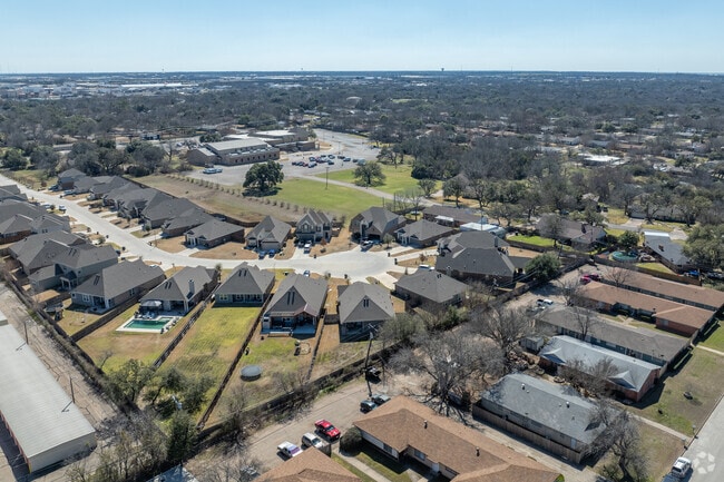 Woodway residents have many options when it comes to choosing their home.