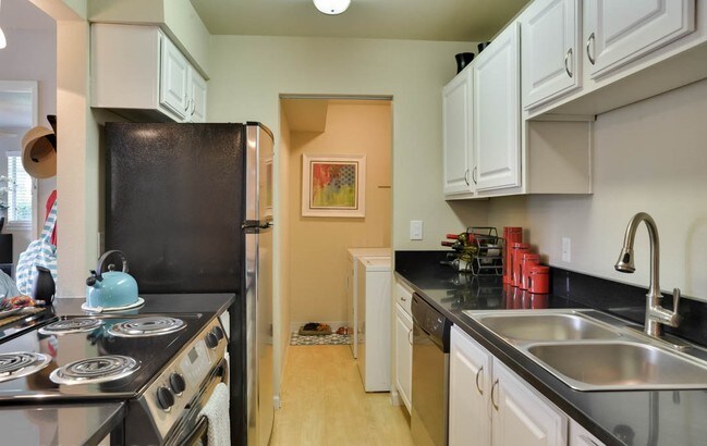 Edge DTC, Denver, CO 80237 - photo 4