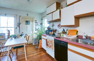 208 Banks St Unit 1, Cambridge, MA 02138