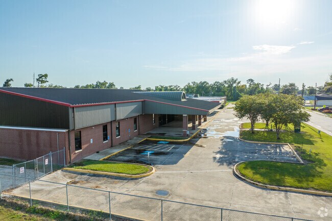 Your kids will enjoy learning in the inspiring atmosphere of Ray D. Molo Middle School.