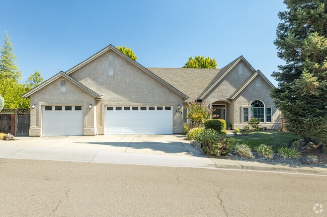 Many of the larger homes in the Starlight area have three car garages.