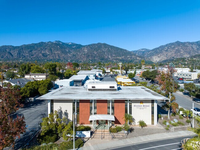 Excelsior School has extraordinary faculty and staff who goes well beyond all expectations.