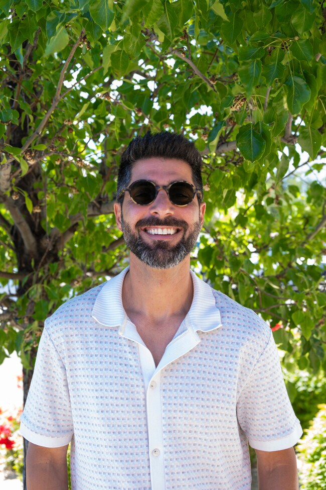 Agent Photo