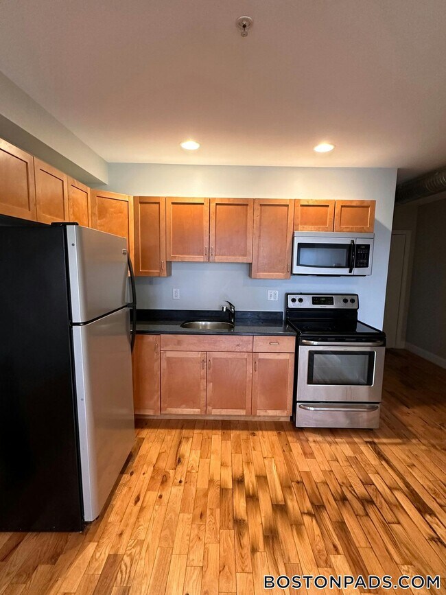 26 Portland St Unit 138, Worcester, MA 01608