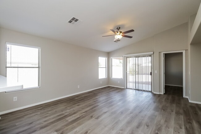 2201 S 84th Ave, Tolleson, AZ 85353 - photo 3