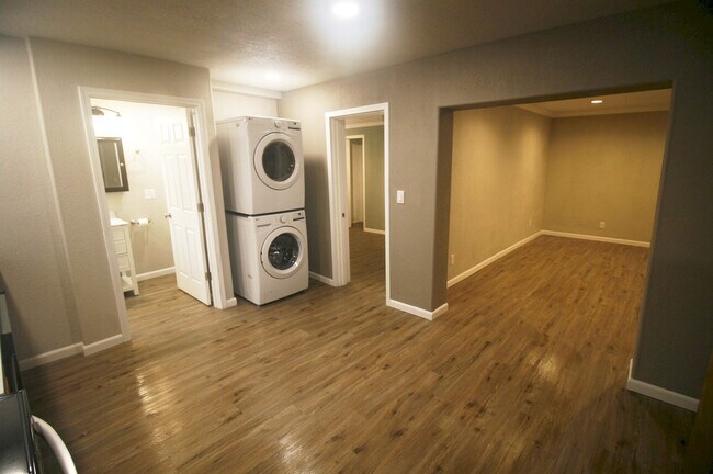 1515 SE Mill St unit 2, Roseburg, OR 97470 - photo 4