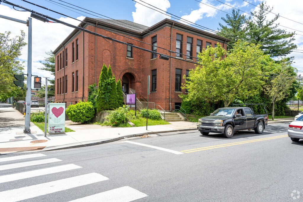 Join the vibrant student community at Mount Pleasant Academy in Providence, RI.